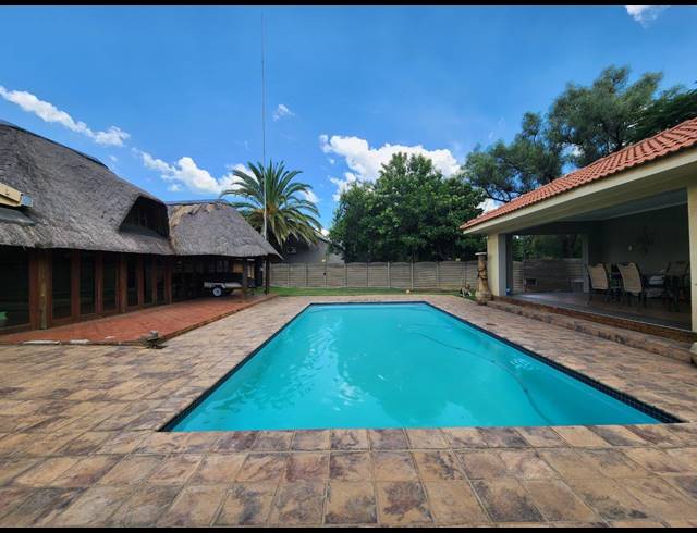 5 BEDROOM HOUSE FOR SALE IN THREE RIVERS EAST